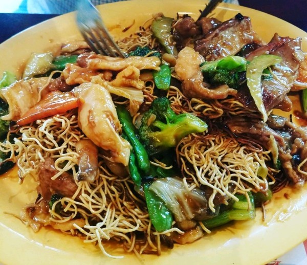 House special chow mein with crispy noodles and mixed vegetables