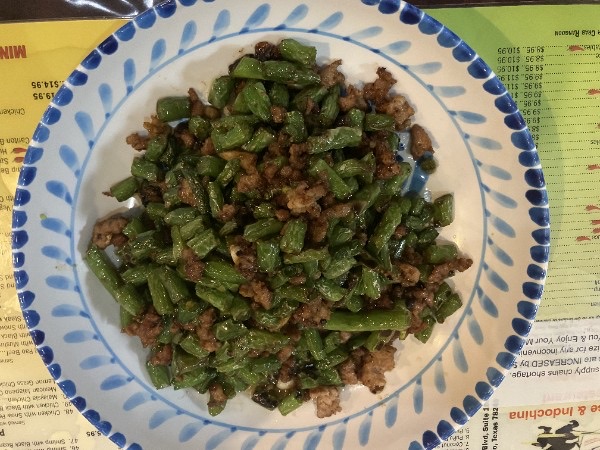 Stir-fried green beans with ground pork